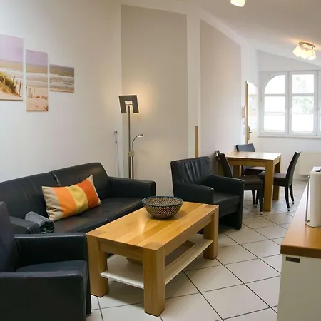 Διαμέρισμα Mit Meerblick, Gratis Nutzung Vom Ahoi Erlebnisbad Und Sauna In Sellin - Haus Blick Zur 10 *