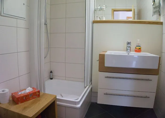 Haus Blick Zur 10 Mit Sauna- Und Schwimmbadnutzung Im Ahoi Sellin شقة غورين